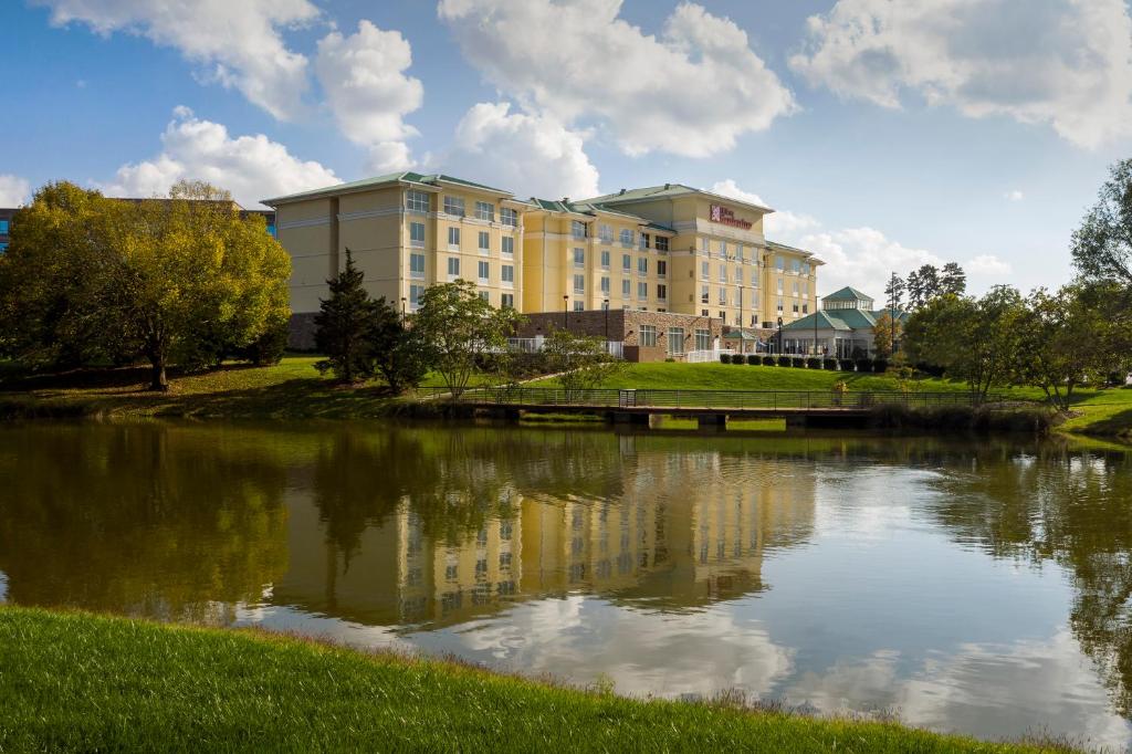 Hilton Garden Inn Charlotte Airport Main image 1