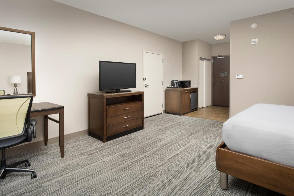 Hilton Garden Inn Charlotte Airport image 22